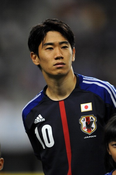 HLV Alberto Zaccheroni của đội tuyển Nhật Bản đã gạch tên Kagawa khỏi danh sách thi đấu chỉ một giờ trước khi trận đấu vòng loại World Cup 2014 giữa Nhật Bản và Iraq bắt đầu. Có nhiều lo ngại cho rằng tiền vệ này bị một chấn thương khá nặng nên không thể thi đấu...
